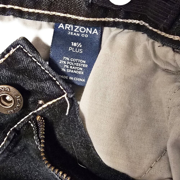 NWOT Arizona Junior’s Size 18 ½ Plus Bermuda Shorts - Picture 4 of 4